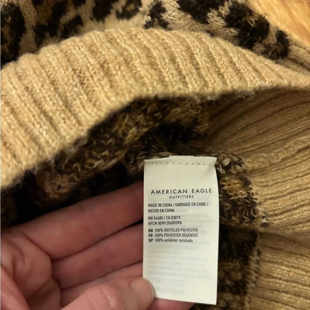 NWT AE Whoa So Soft Classic Crew Neck Sweater size small - Picture 9 of 9